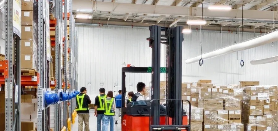 Cargo preparation and handling at a warehouse